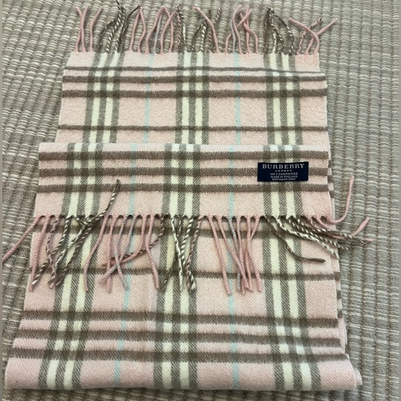 Accessories - Pink burberry cashmere scarf